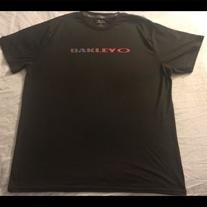 Oakley tee